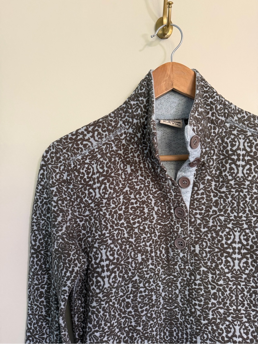 Kavu Patterned Pullover - Picture 2 of 6